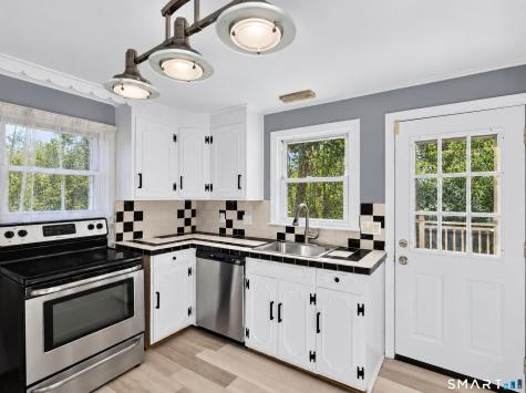 52 Ellsworth Drive Bloomfield CT 06002