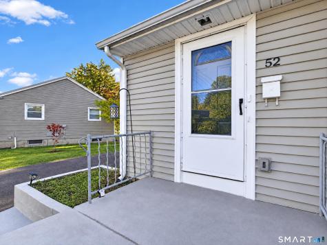 52 Ellsworth Drive Bloomfield CT 06002