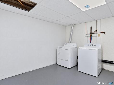 52 Ellsworth Drive Bloomfield CT 06002
