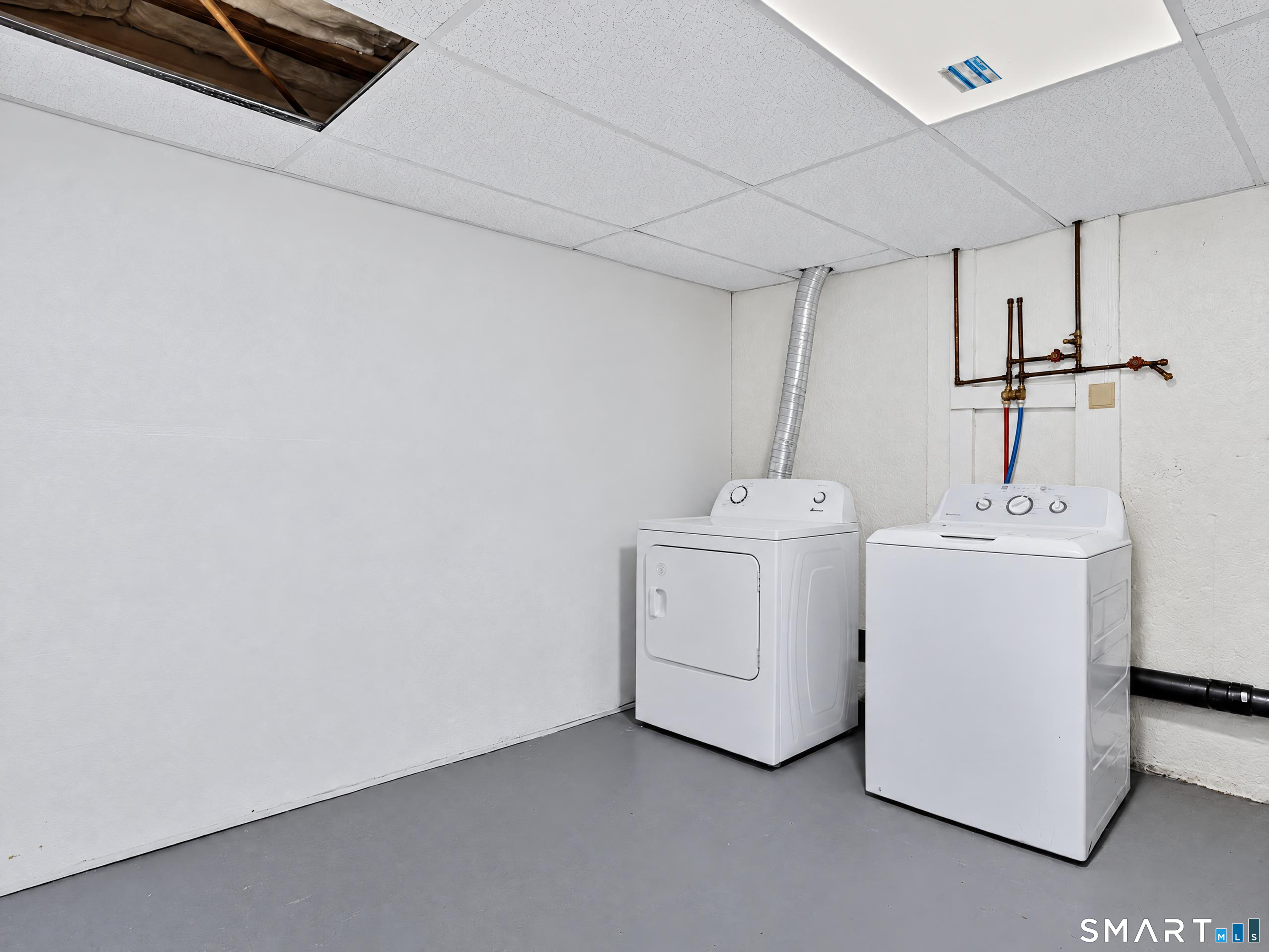 52 Ellsworth Drive Bloomfield CT 06002