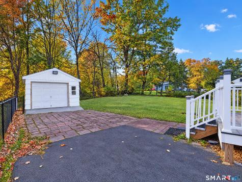 52 Ellsworth Drive Bloomfield CT 06002
