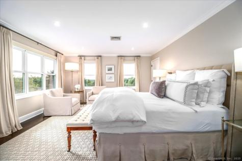 13 Old Castle Drive Newtown CT 06470