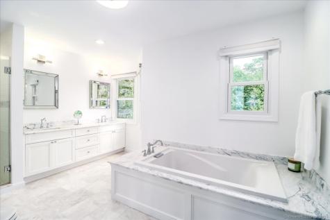 13 Old Castle Drive Newtown CT 06470