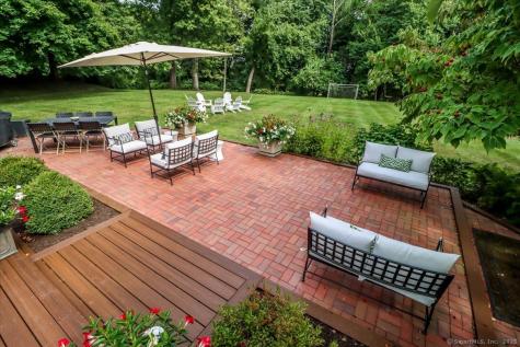 13 Old Castle Drive Newtown CT 06470