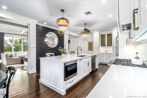 13 Old Castle Drive Newtown CT 06470