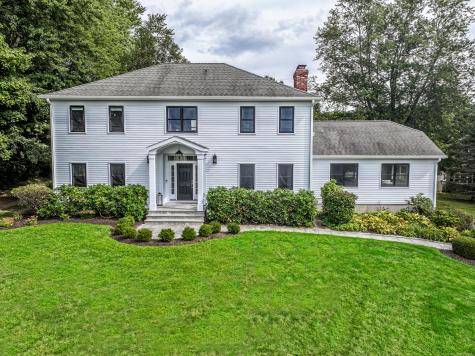 13 Old Castle Drive Newtown CT 06470