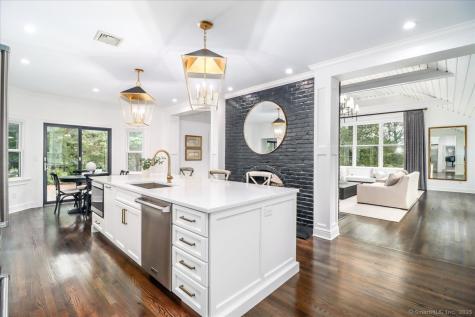 13 Old Castle Drive Newtown CT 06470