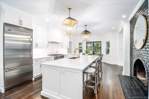 13 Old Castle Drive Newtown CT 06470
