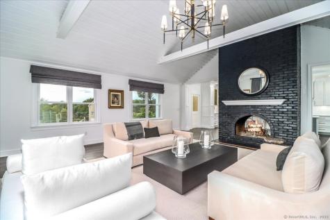 13 Old Castle Drive Newtown CT 06470