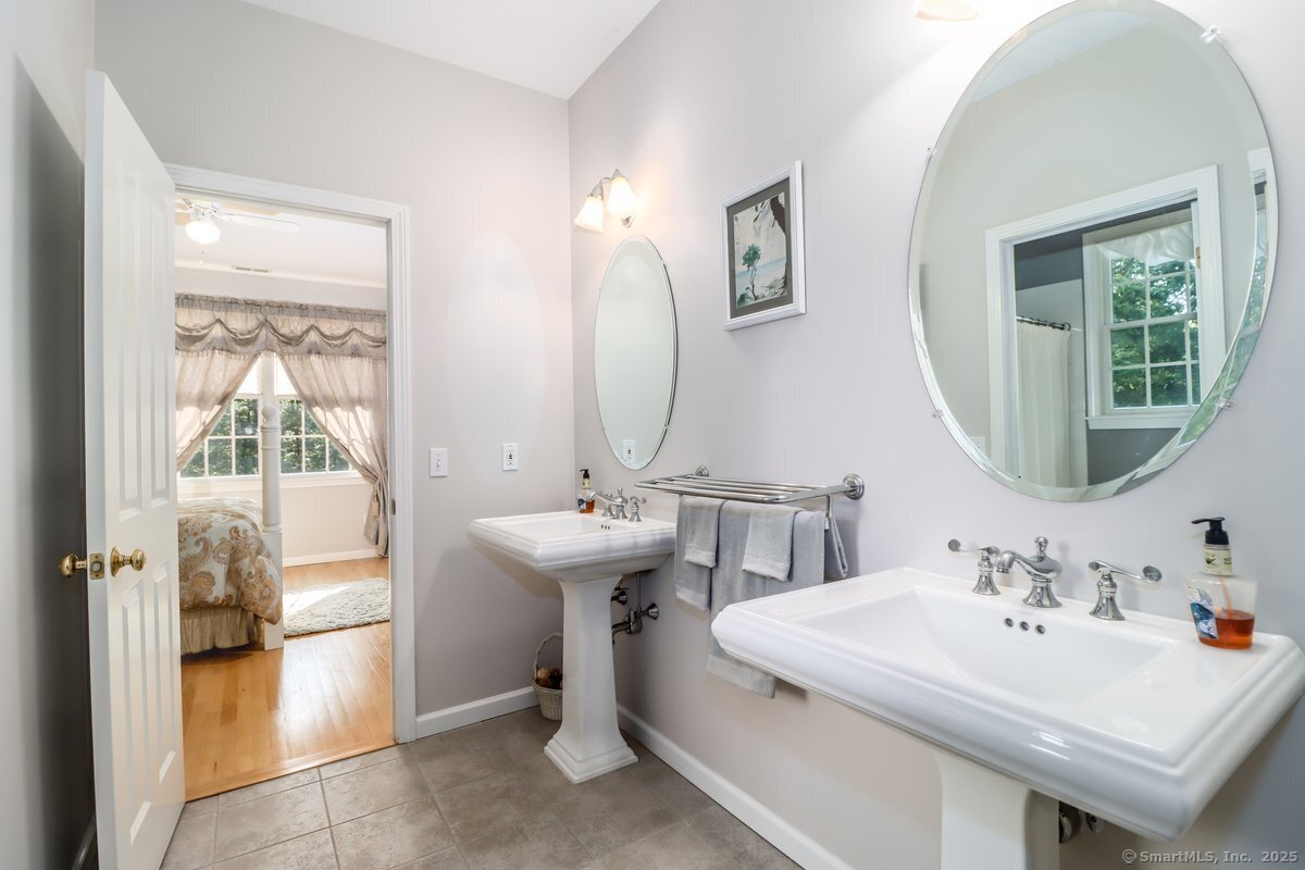 Bridgewater CT 06752