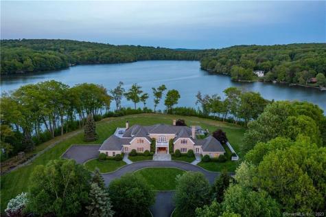 15 Taunton Lake Road Newtown CT 06470
