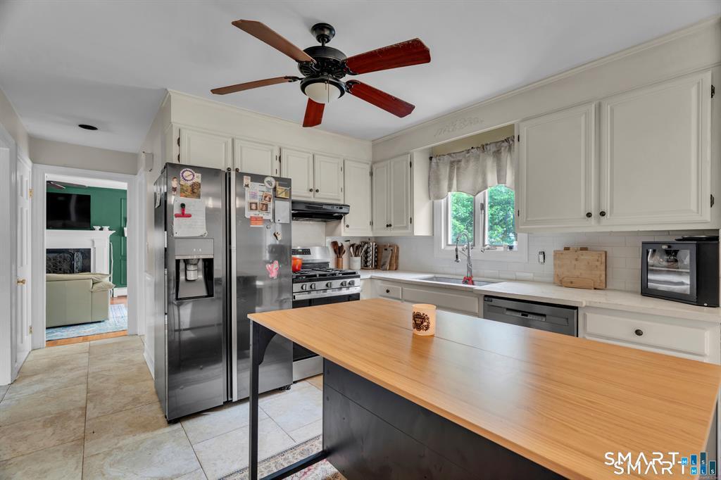 37 Woodside Drive Branford CT 06405