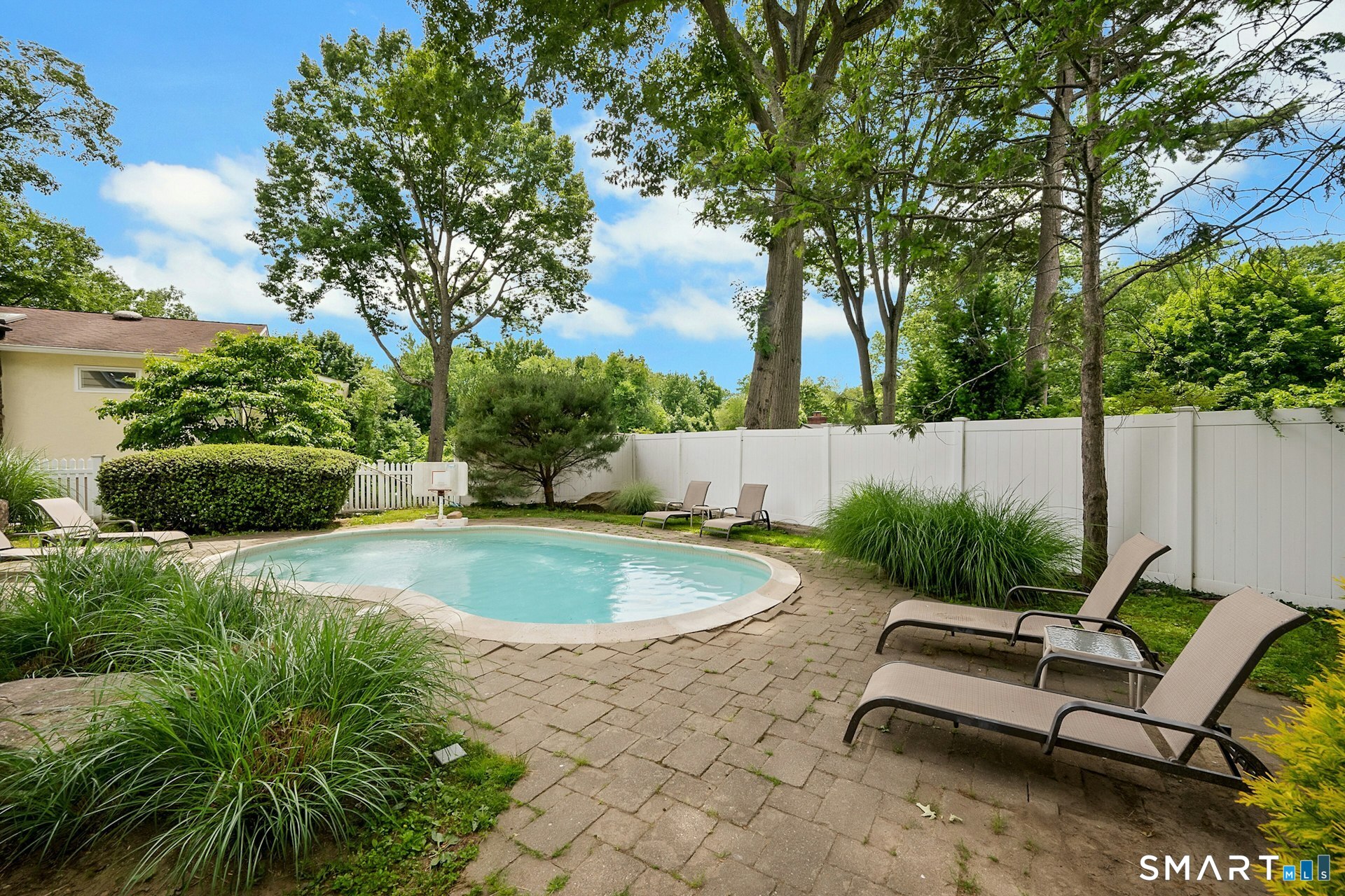 52 Center Drive Greenwich CT 06870