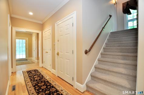 6 Larkins Way Farmington CT 06032
