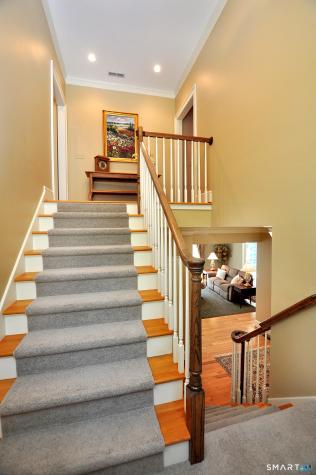 6 Larkins Way Farmington CT 06032