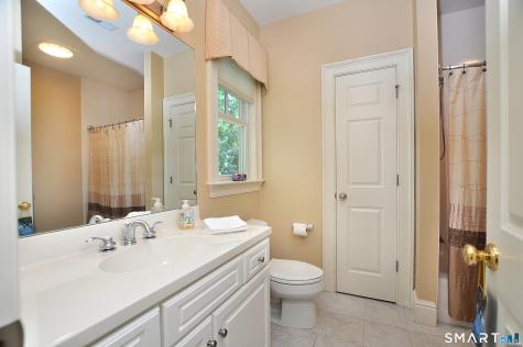 6 Larkins Way Farmington CT 06032