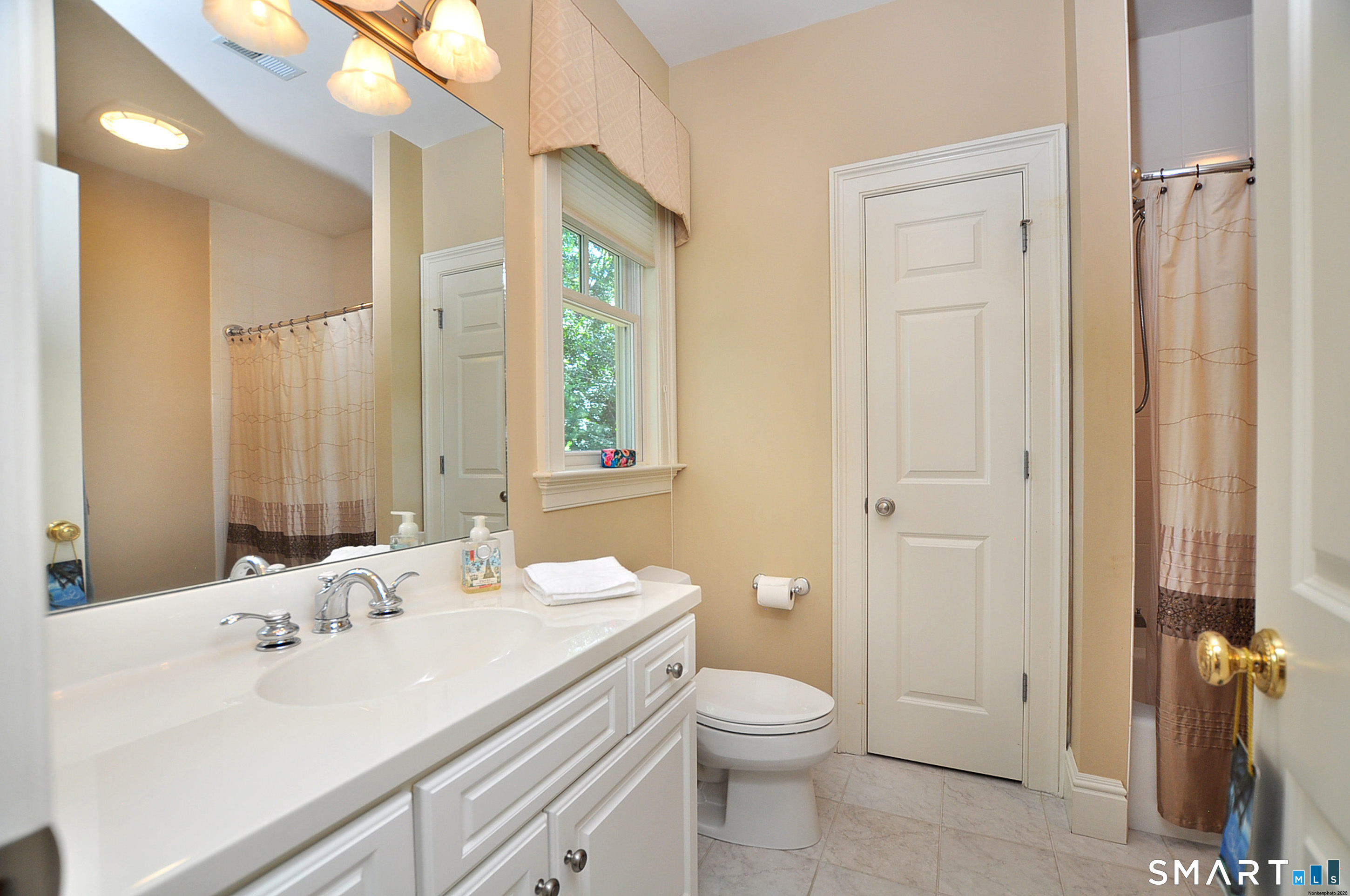 6 Larkins Way Farmington CT 06032