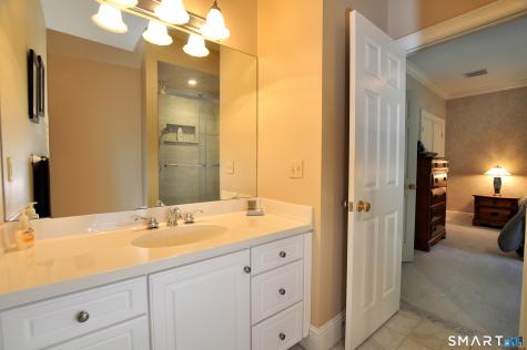 6 Larkins Way Farmington CT 06032