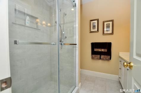 6 Larkins Way Farmington CT 06032