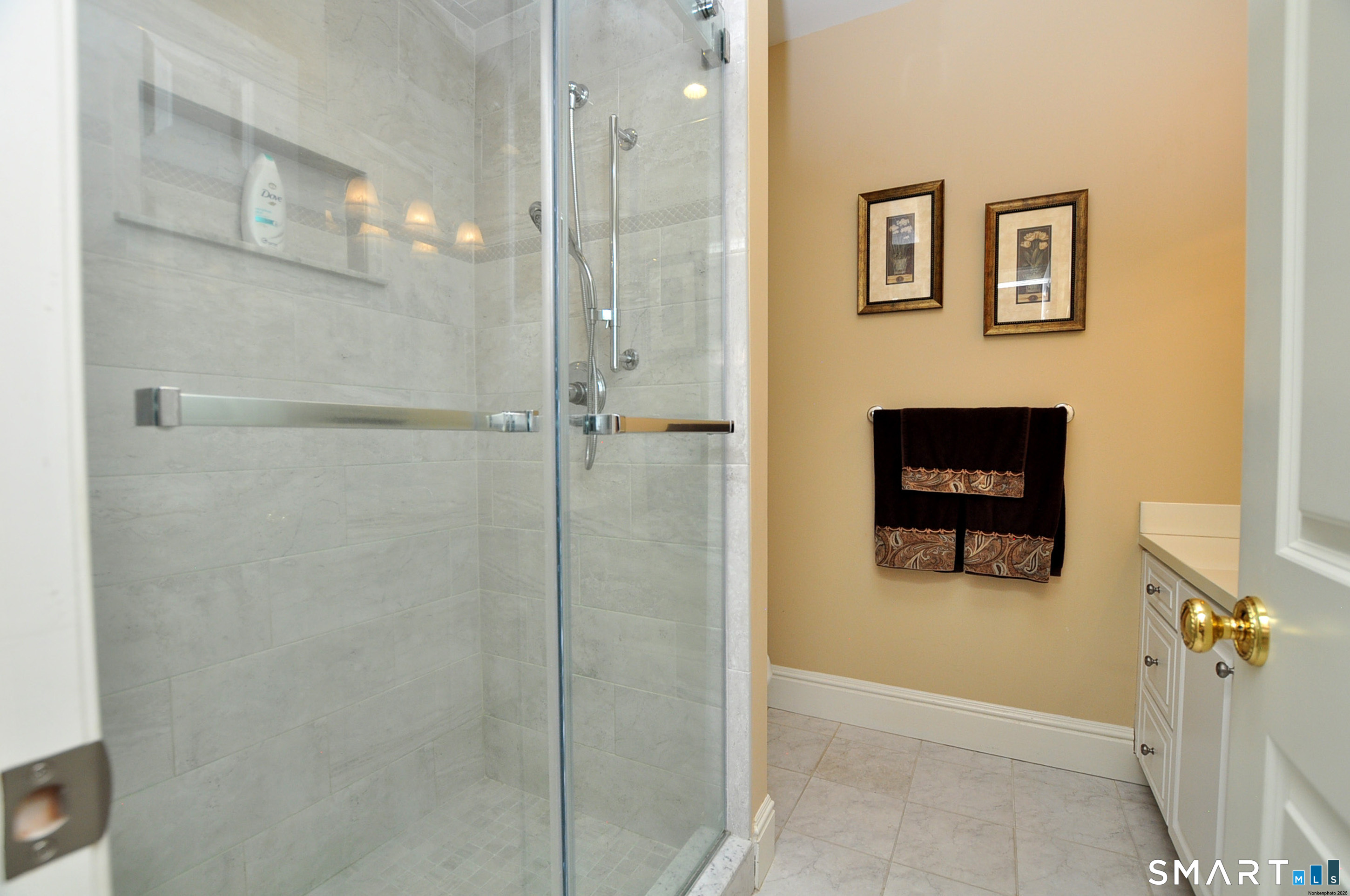 6 Larkins Way Farmington CT 06032