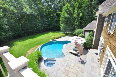 6 Larkins Way Farmington CT 06032