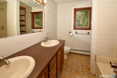 343 Daleville Road Willington CT 06279