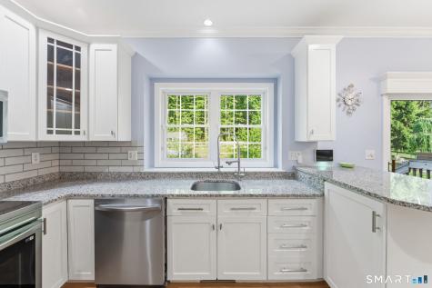 16 Harvest Lane Bloomfield CT 06002
