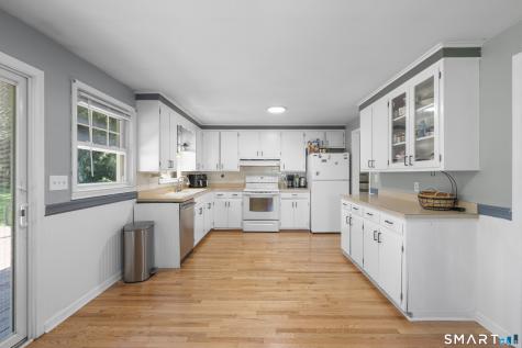 18 Turner Drive North Haven CT 06473