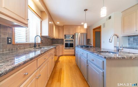 67 Wildwood Lane Middletown CT 06457