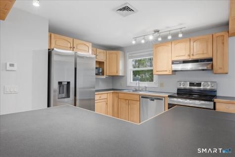13 Mark Trail Groton CT 06340