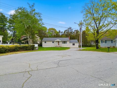 13 Mark Trail Groton CT 06340