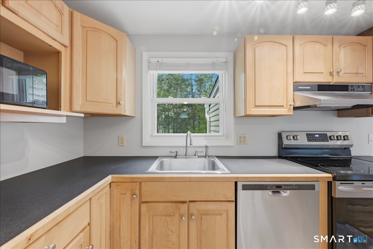 13 Mark Trail Groton CT 06340