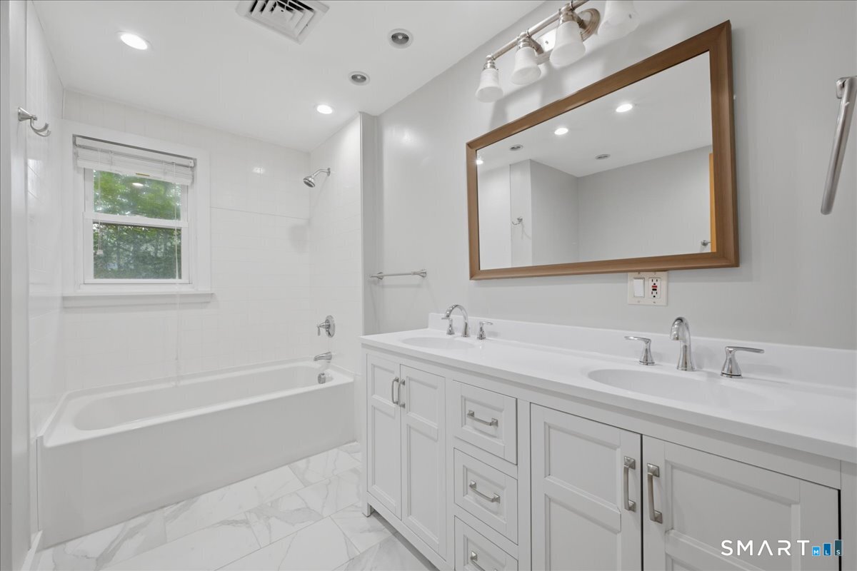 13 Mark Trail Groton CT 06340