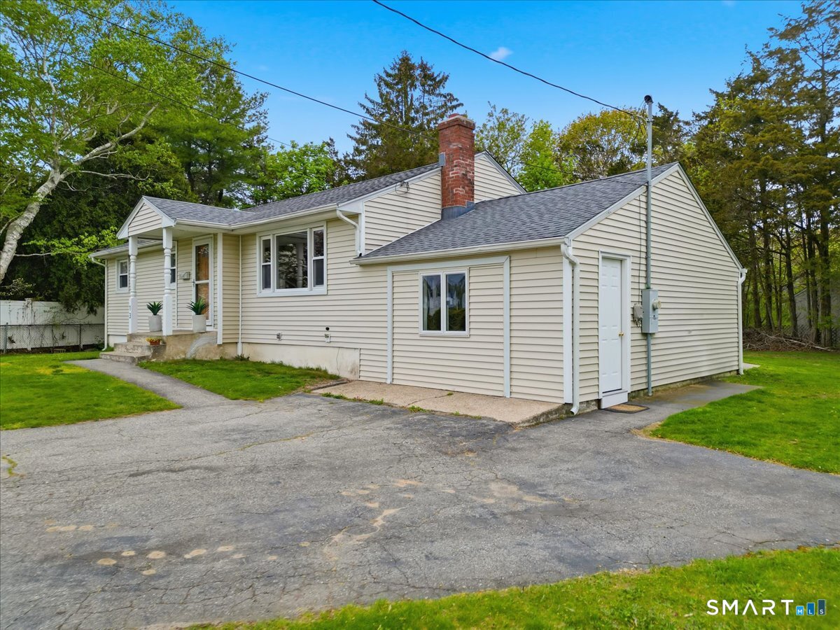 13 Mark Trail Groton CT 06340