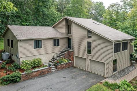 12 Woods Way New Fairfield CT 06812