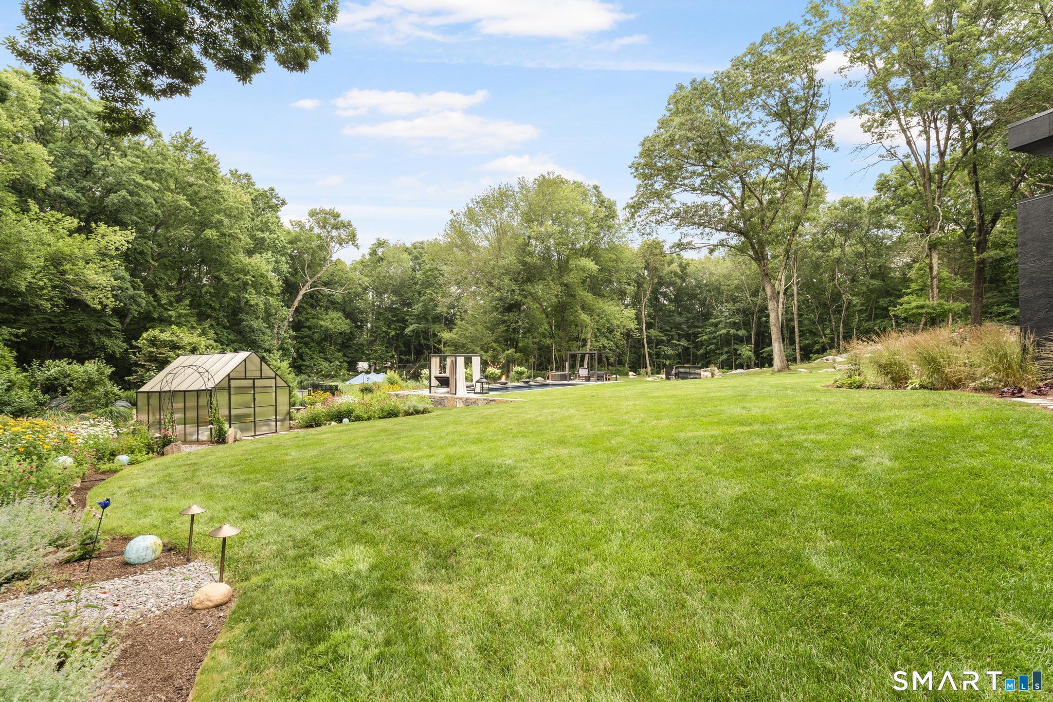 17 Pine Ridge Road Woodbridge CT 06525