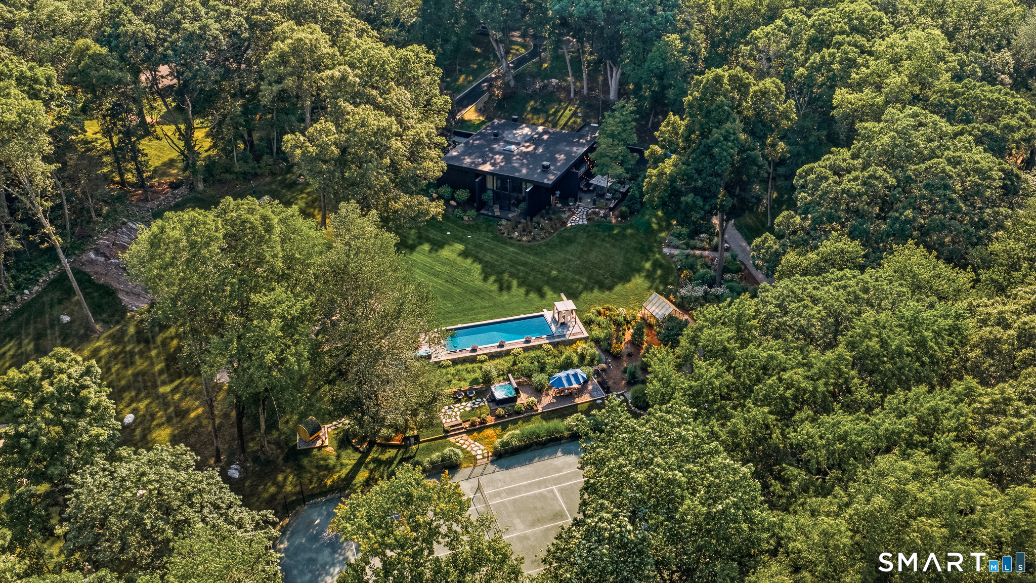 17 Pine Ridge Road Woodbridge CT 06525