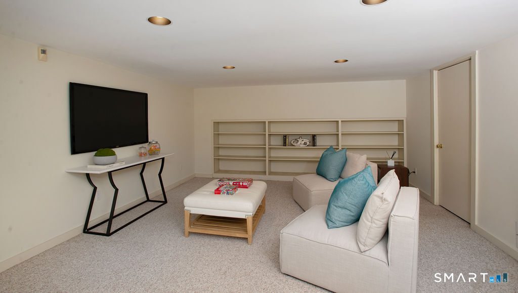 531 Cheese Spring Road New Canaan CT 06840