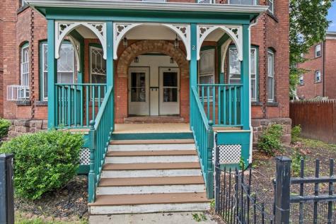 2 Putnam Heights Hartford CT 06106