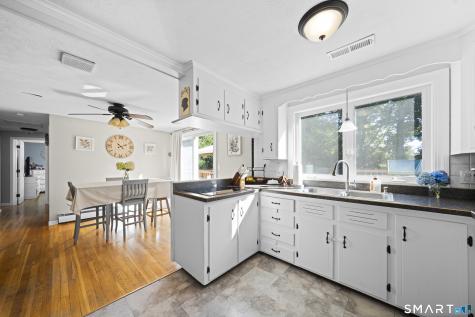 4 Whitewood Street Enfield CT 06082