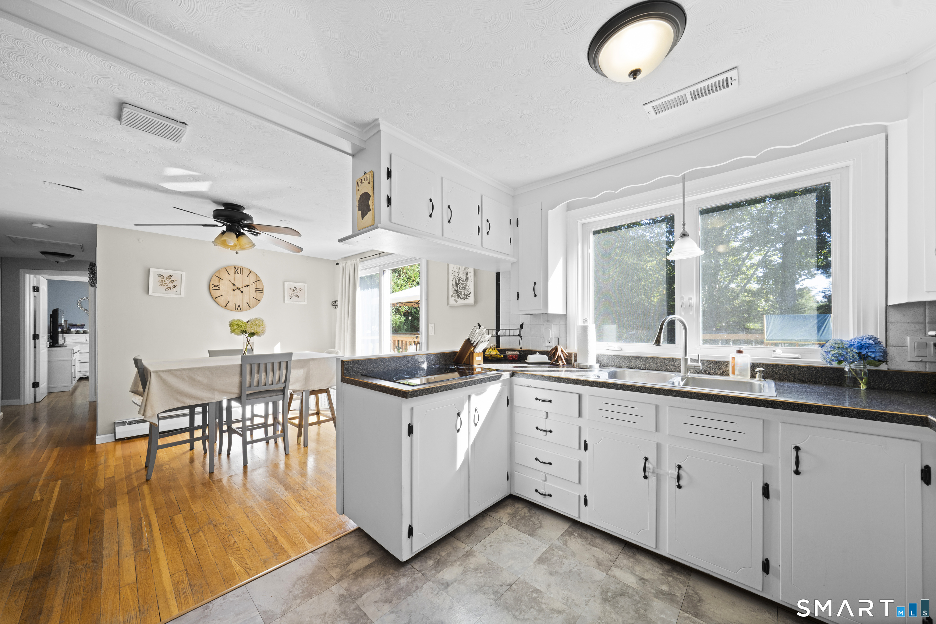 4 Whitewood Street Enfield CT 06082