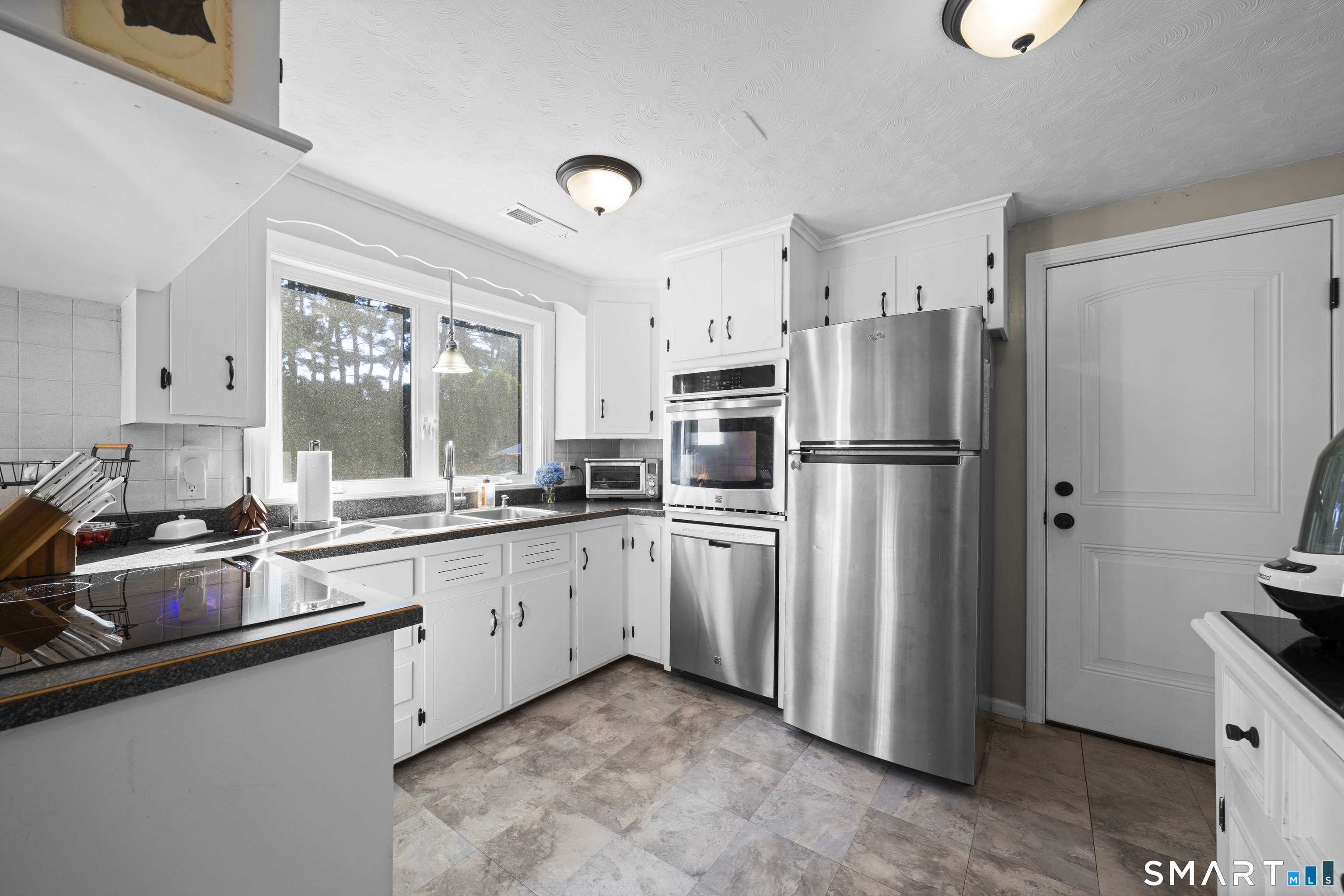 4 Whitewood Street Enfield CT 06082