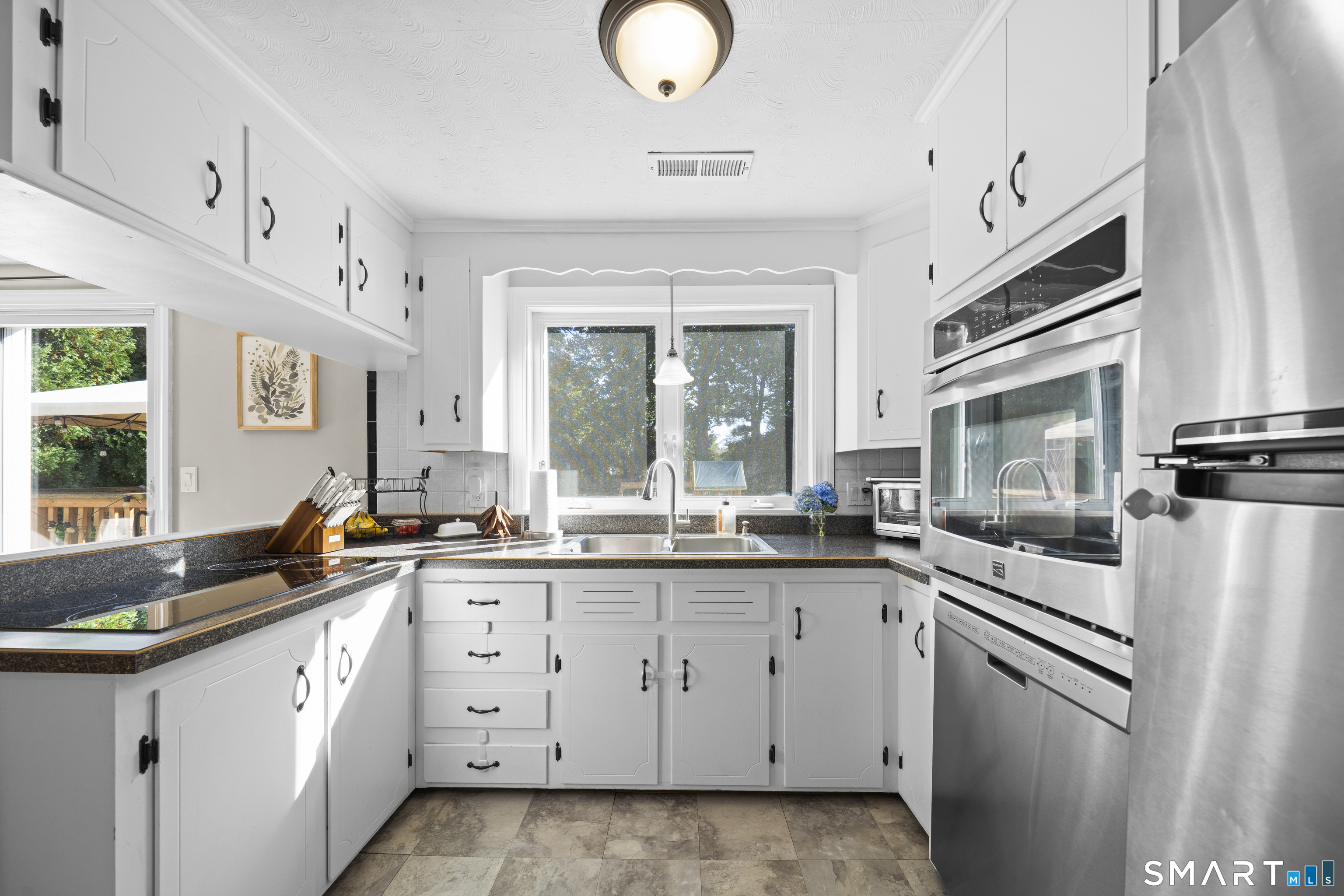 4 Whitewood Street Enfield CT 06082
