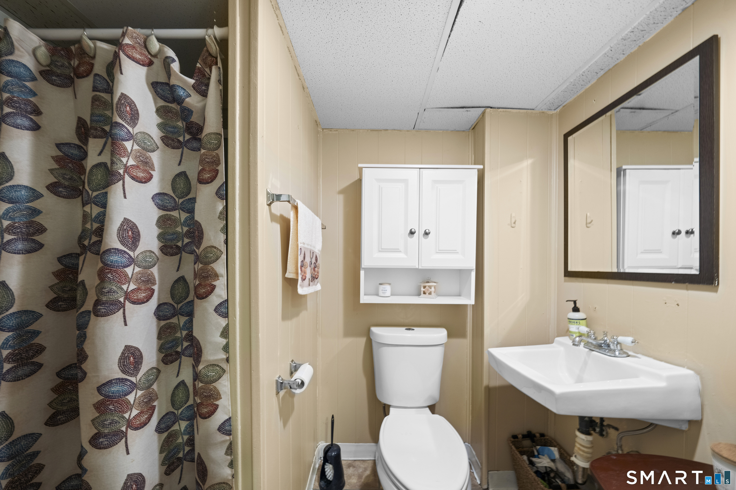 4 Whitewood Street Enfield CT 06082
