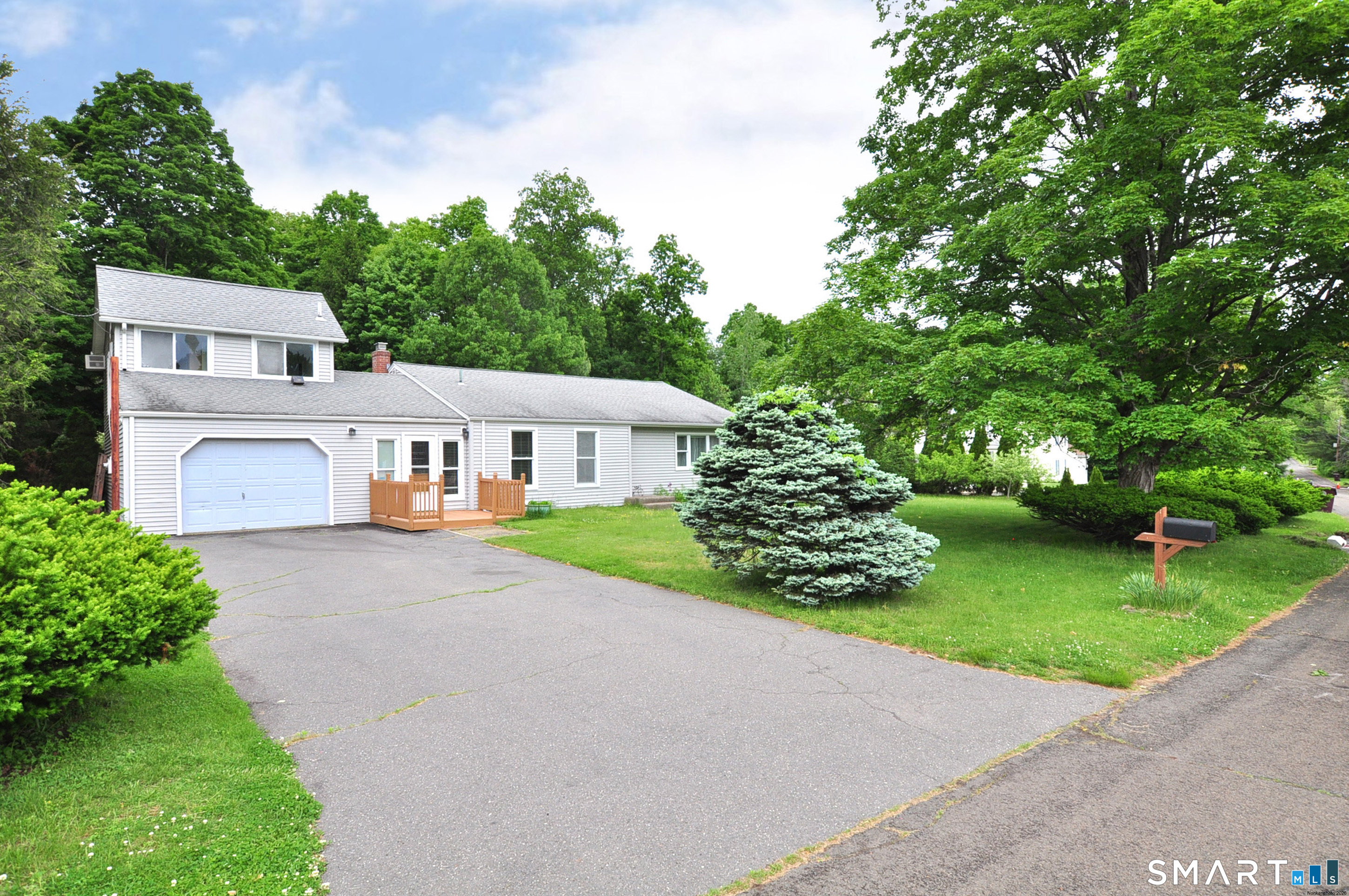 16 Ellen Drive Farmington CT 06032