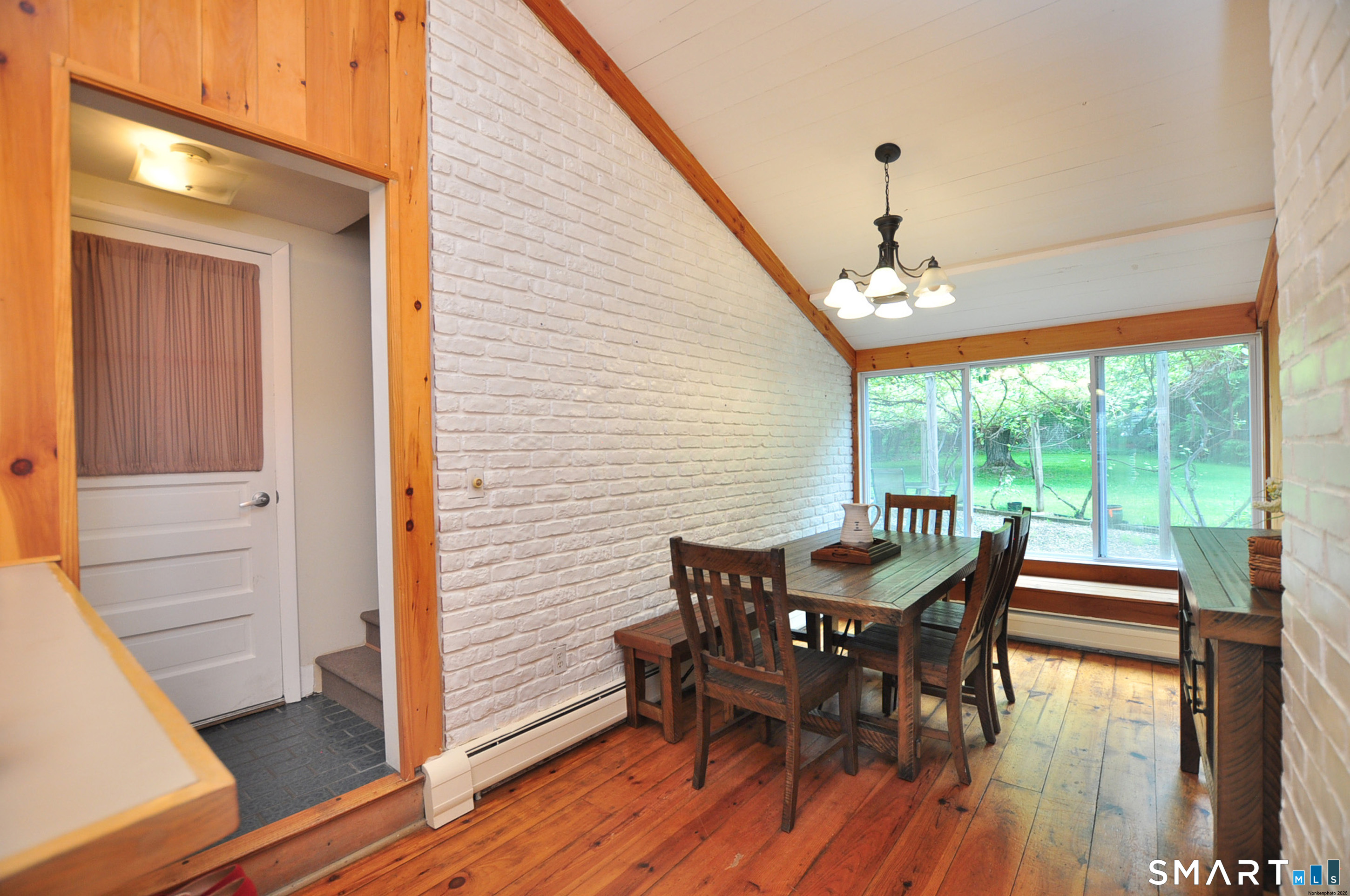 16 Ellen Drive Farmington CT 06032