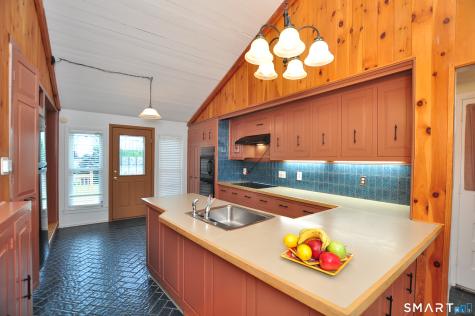 16 Ellen Drive Farmington CT 06032