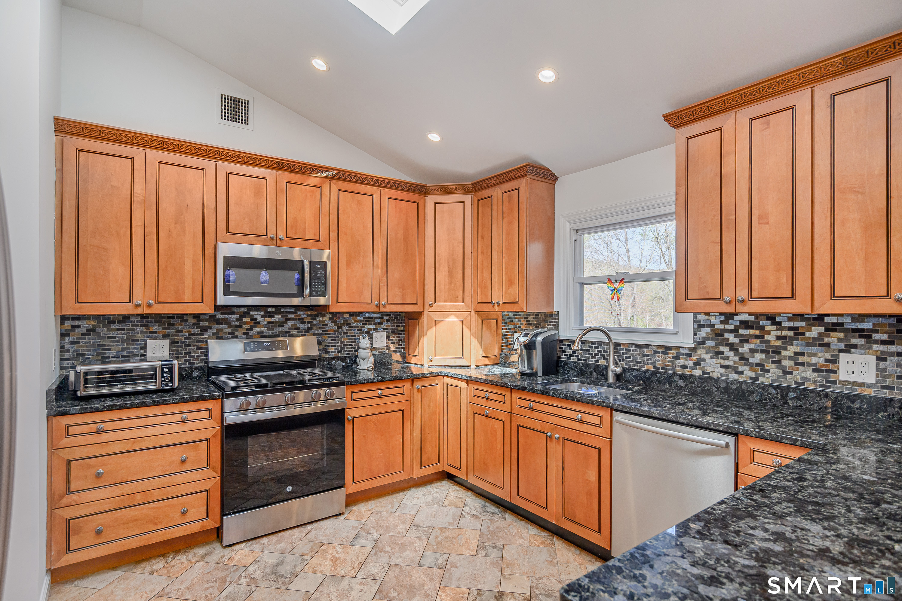 18 Fleetwood Drive New Fairfield CT 06812