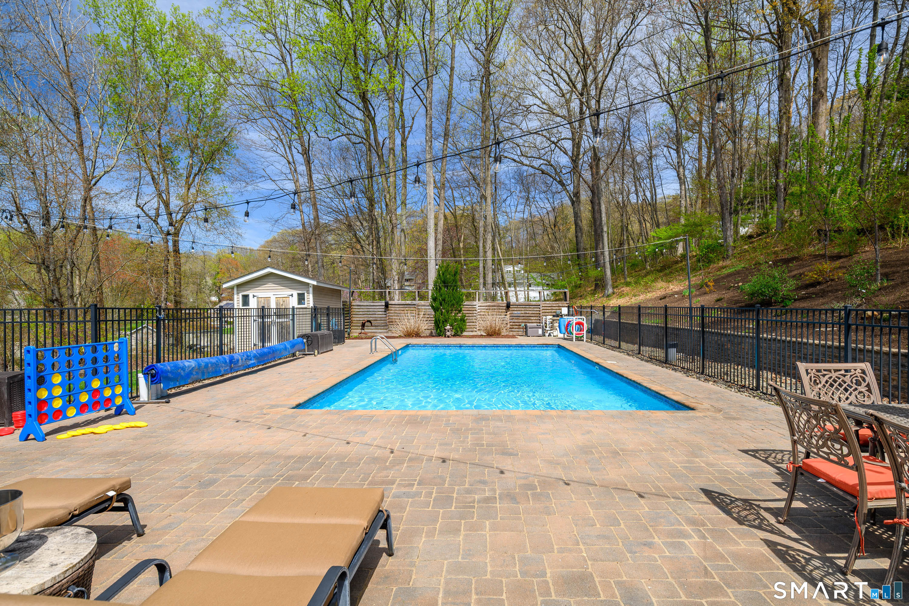 18 Fleetwood Drive New Fairfield CT 06812