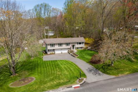 18 Fleetwood Drive New Fairfield CT 06812